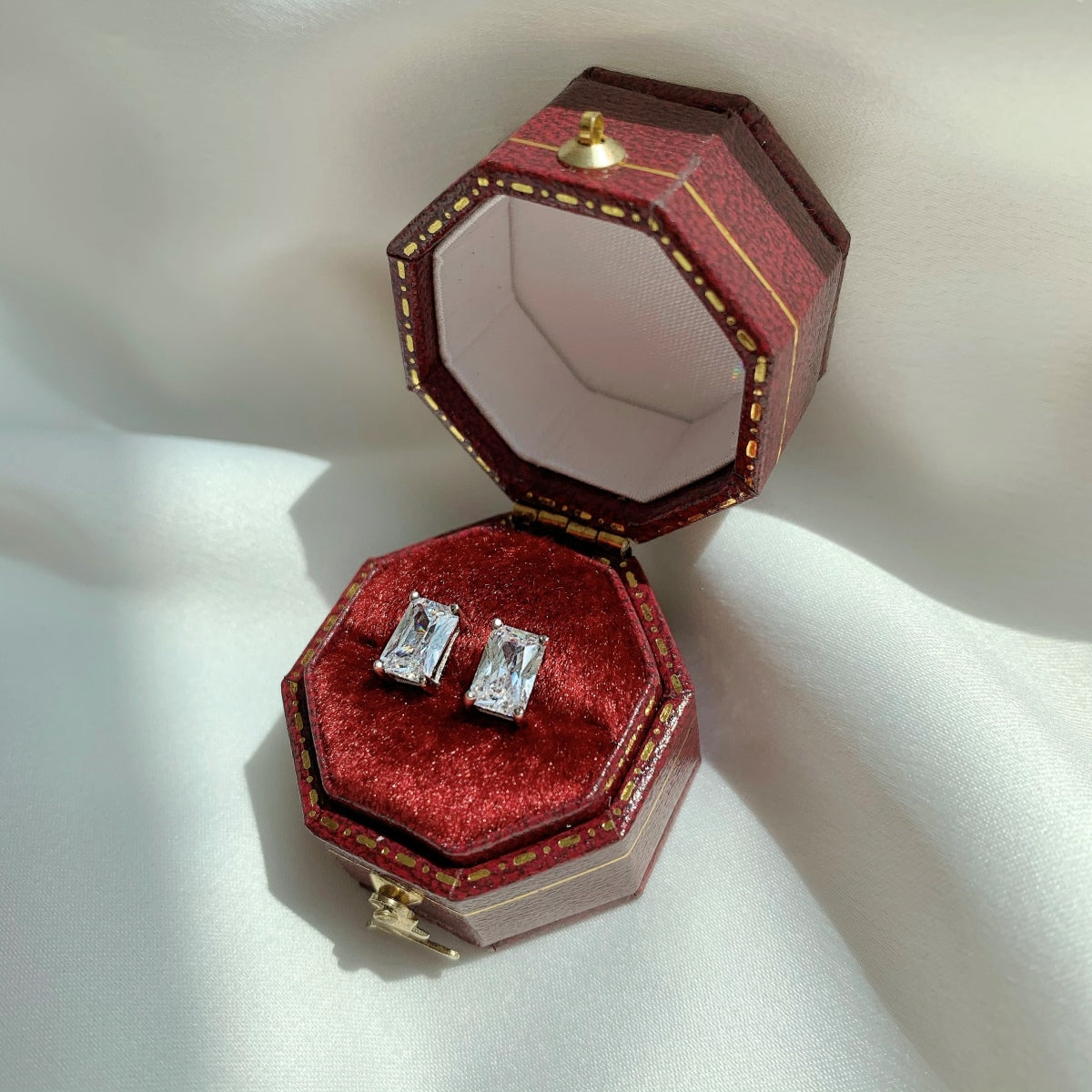 [Nova Jewelry]Stylish Shiny Rectangular Center Stone Stud Earrings