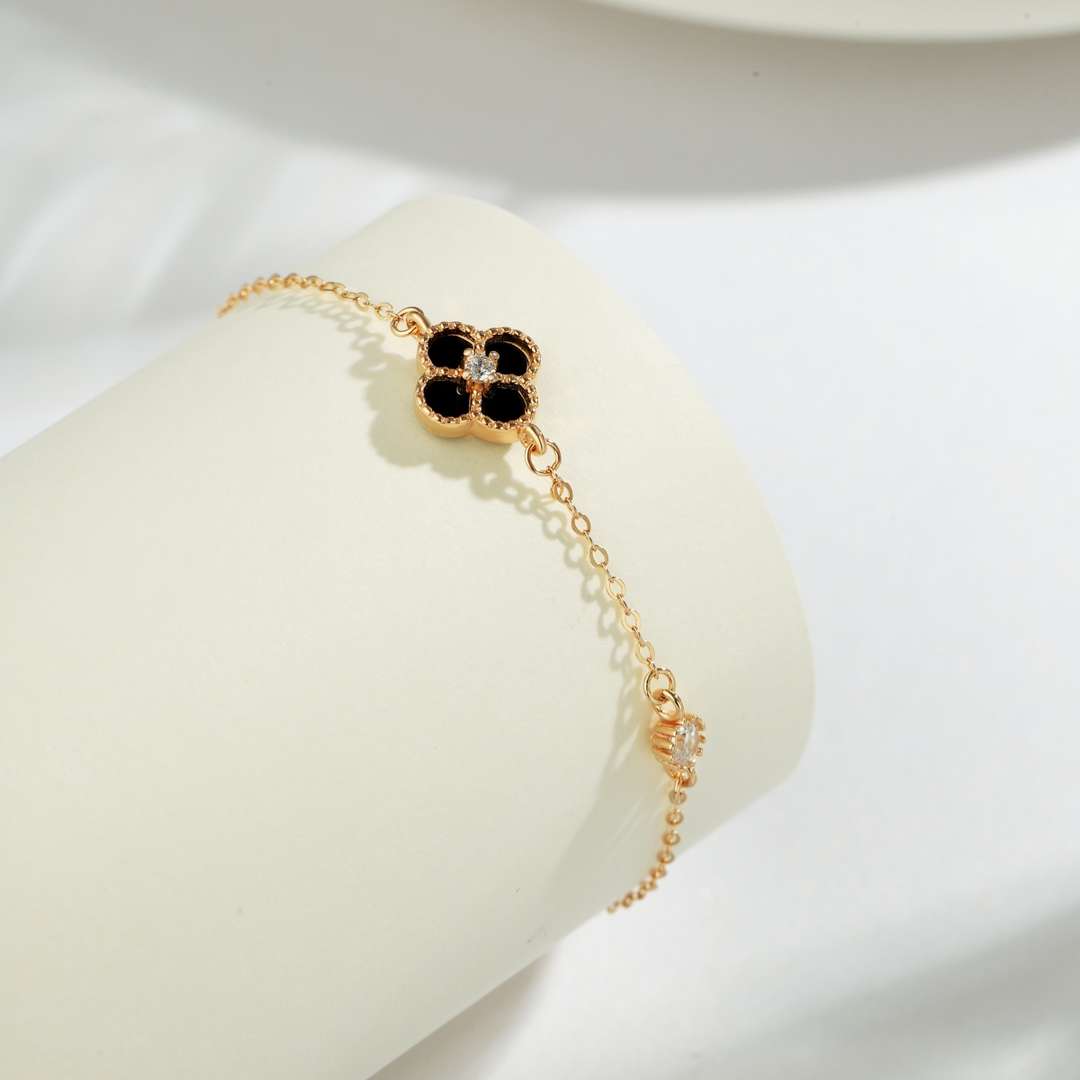 [Nova Jewelry]Delicate Four Leaf Clover Bracelet