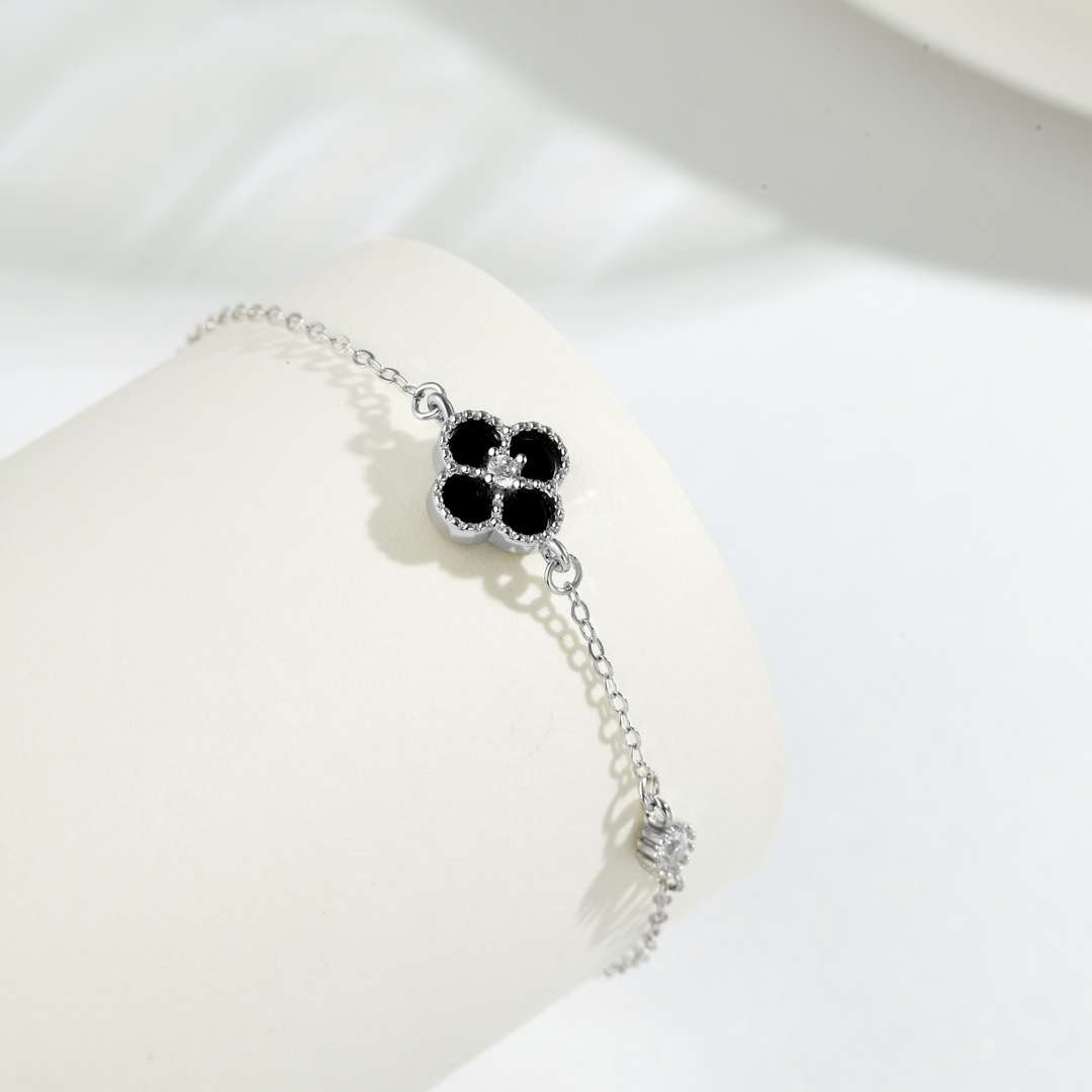 [Nova Jewelry]Delicate Four Leaf Clover Bracelet