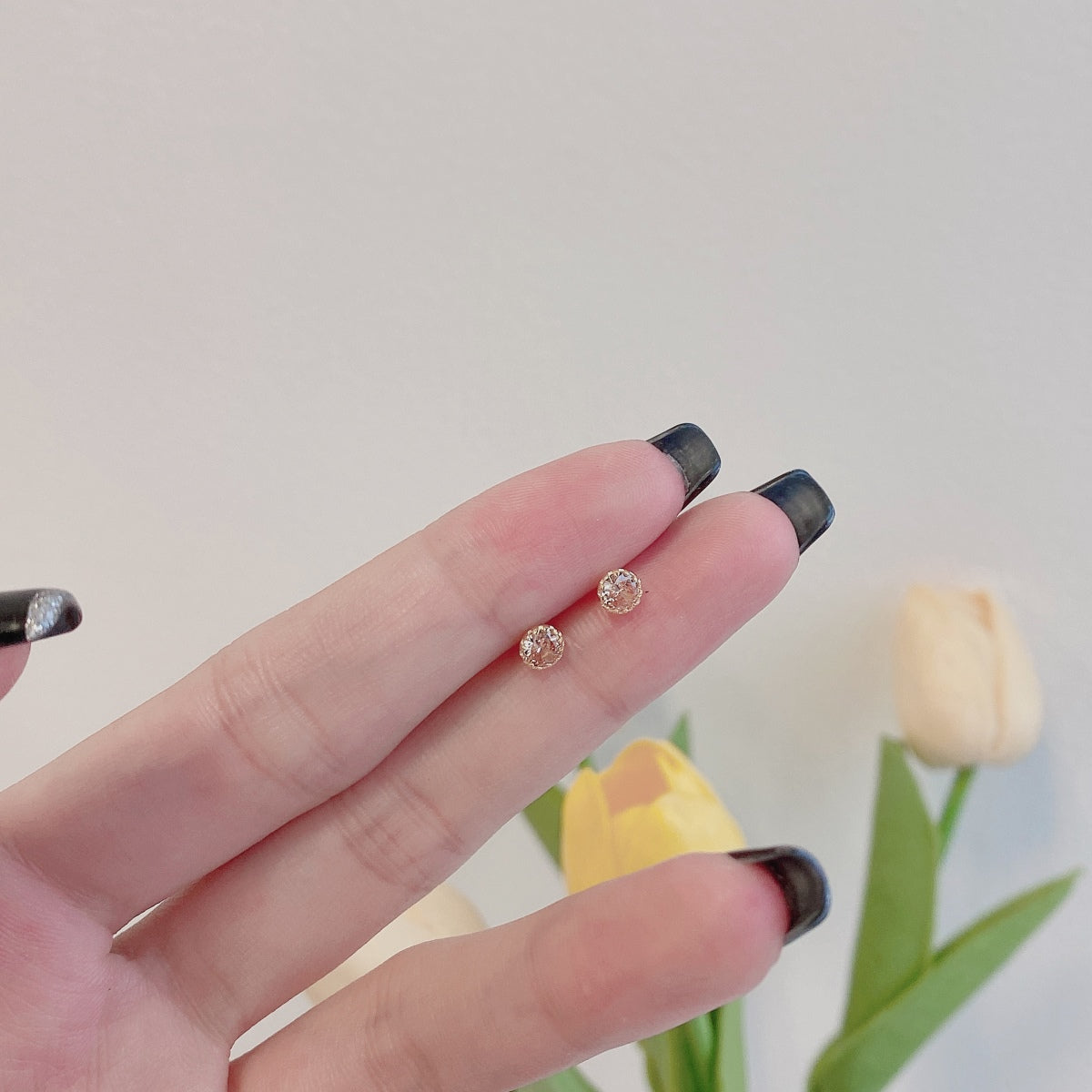 [Nova Jewelry]Sparkling Colorful Round Shape Earrings