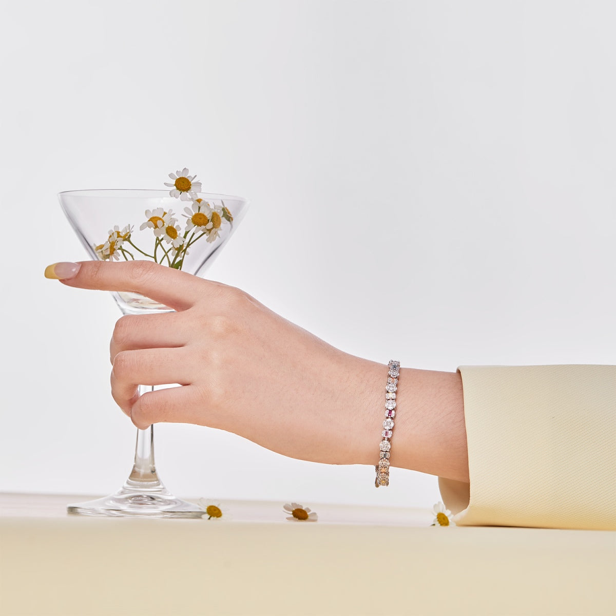 [Nova Jewelry]Dazzling Radiant Multi Cut Daily Bracelet