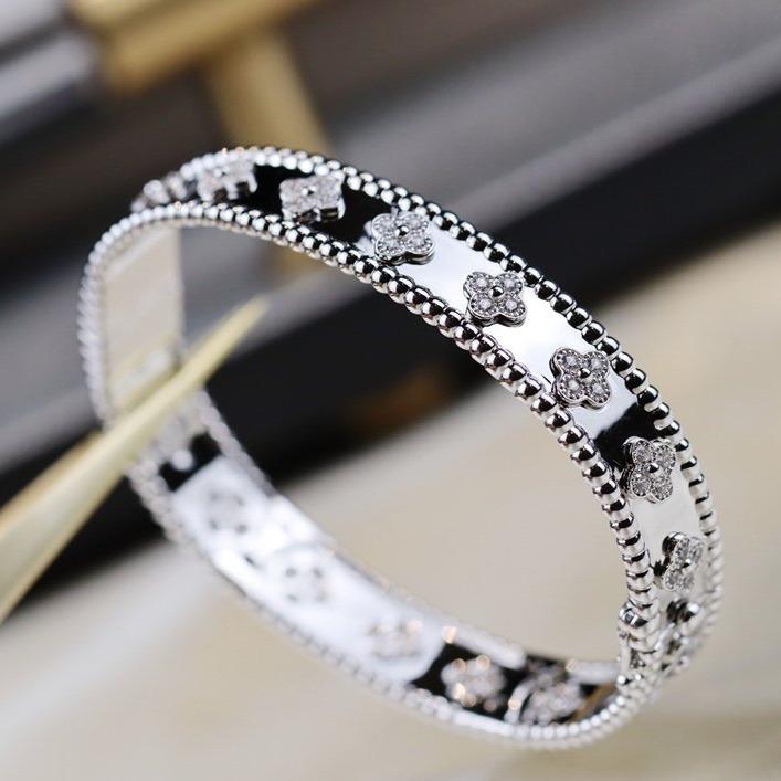 [BLUE TEARS]CLOVER BRACELET 8MM DIAMONDS