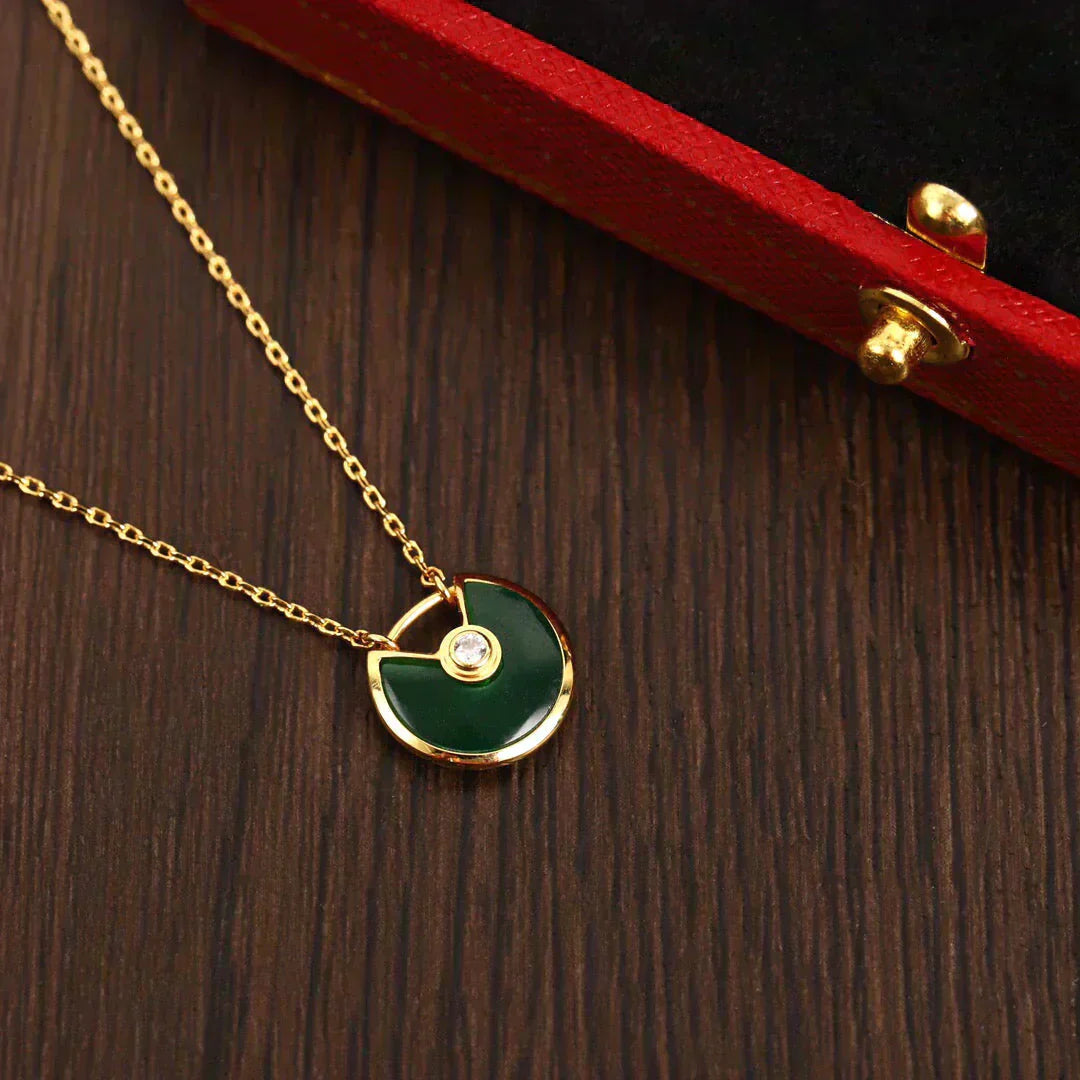 [BLUE TEARS]AMULETTE GOLD MALACHITE NECKLACE