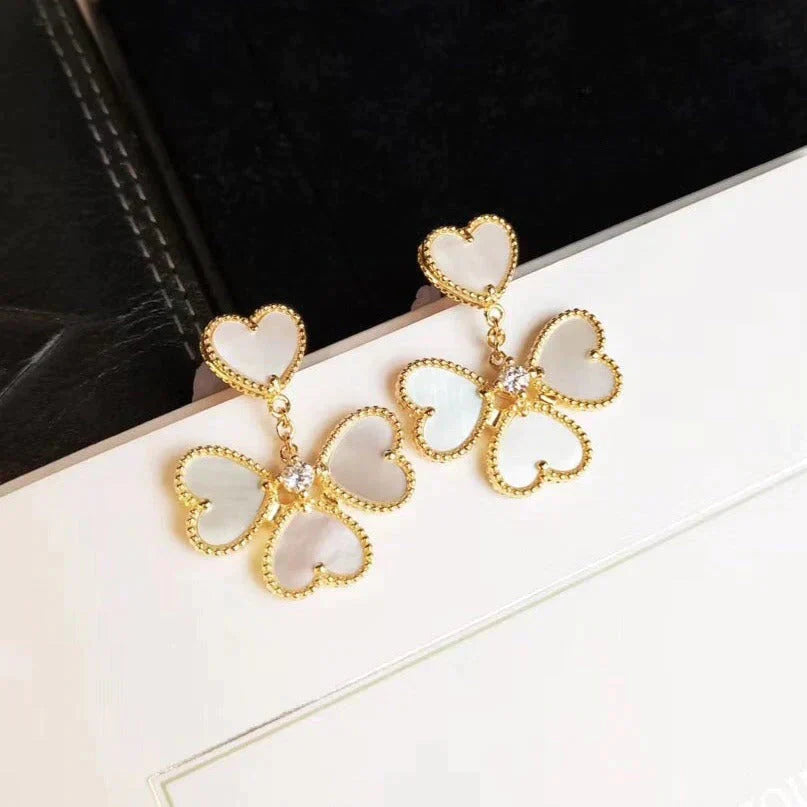 [BLUE TEARS]CLOVER SWEET WHITE MOP EARRINGS