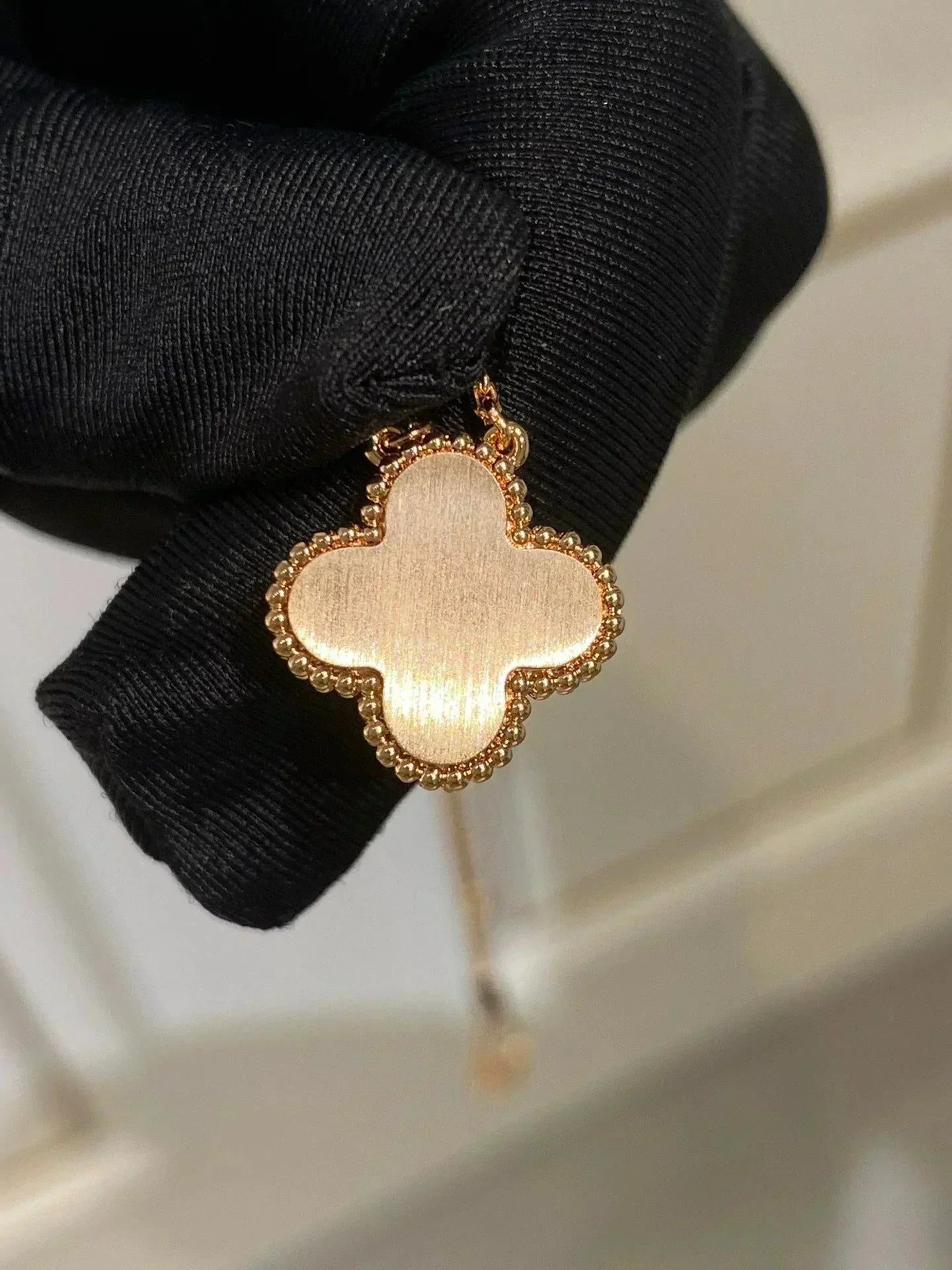 [BLUE TEARS]CLOVER 15MM DIAMOND RHODONITE NECKLACE