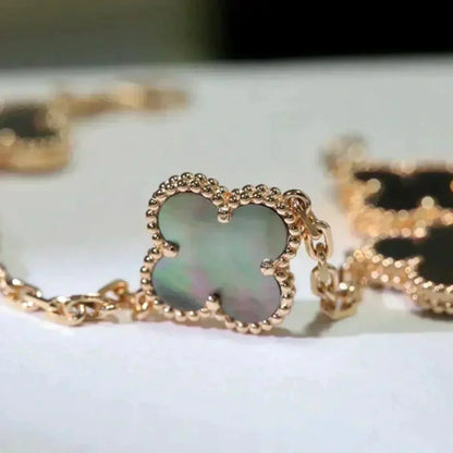 [BLUE TEARS]CLOVER 5 MOTIF GRAY MOP  BRACELET