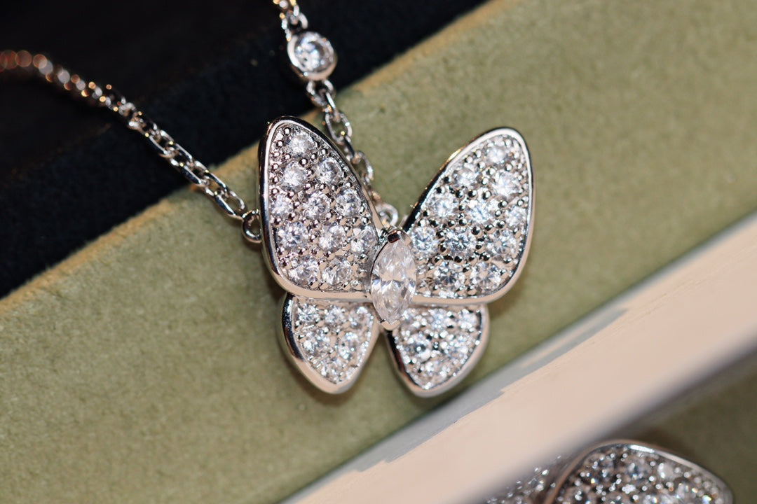 [BLUE TEARS]BUTTERFLY DIAMOND NECKLACE
