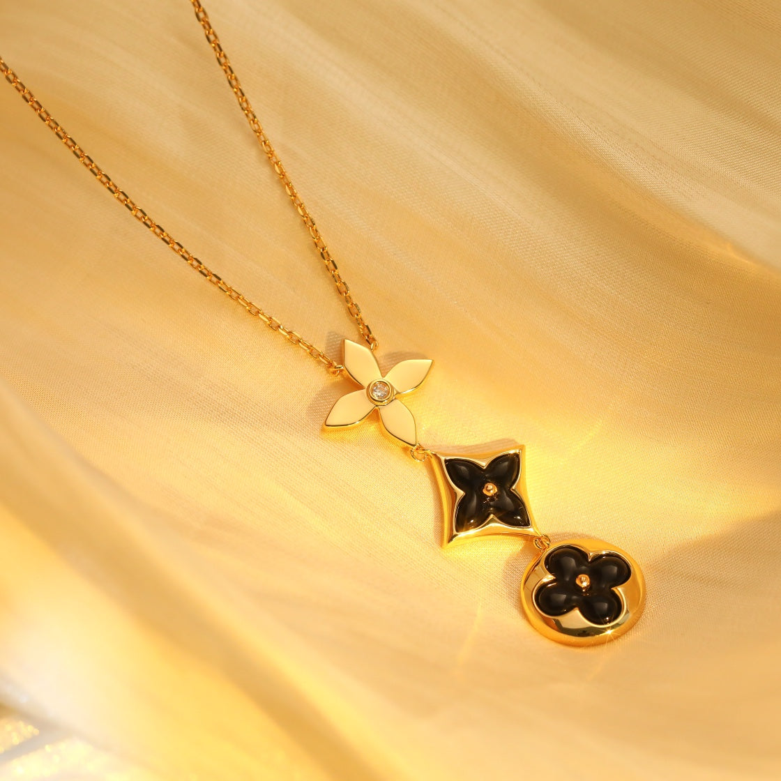 [BLUE TEARS]STAR AND SUN ONYX PINK GOLD NECKLACE