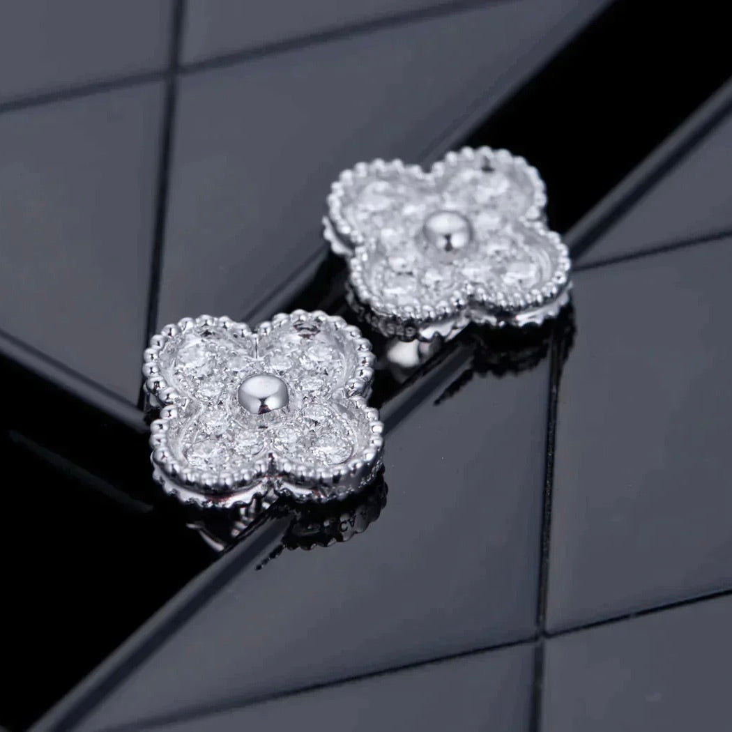 [BLUE TEARS]CLOVER 1 MOTIFS DIAMOND STUD EARRINGS SILVER