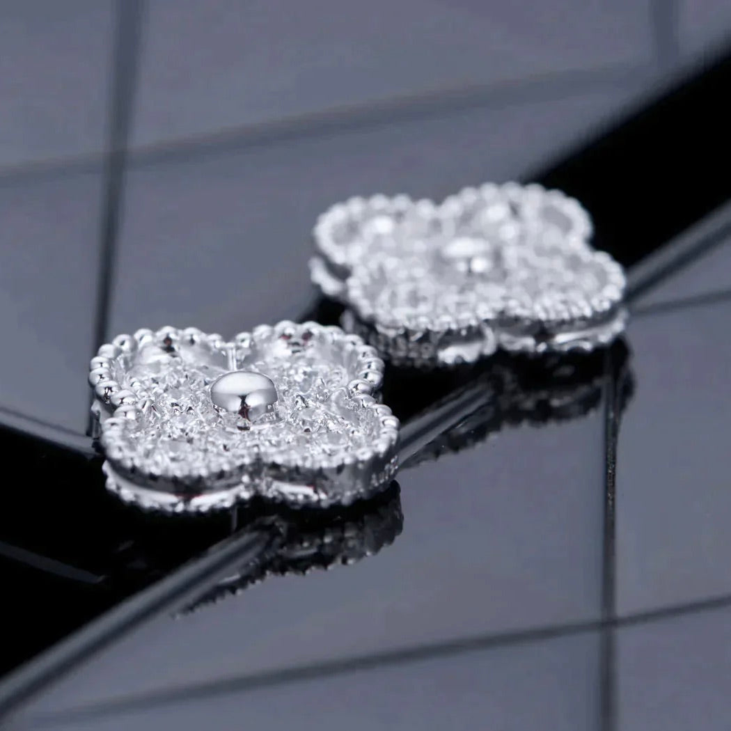 [BLUE TEARS]CLOVER 1 MOTIFS DIAMOND STUD EARRINGS SILVER