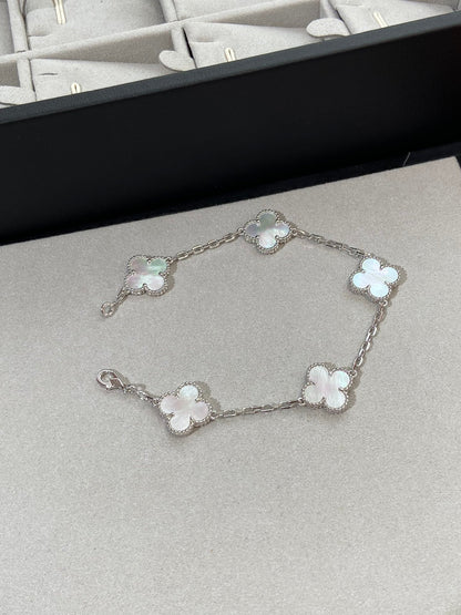 [BLUE TEARS]CLOVER WHITE PEARL MOP 5 MOTIF BRACELET COLLECTION