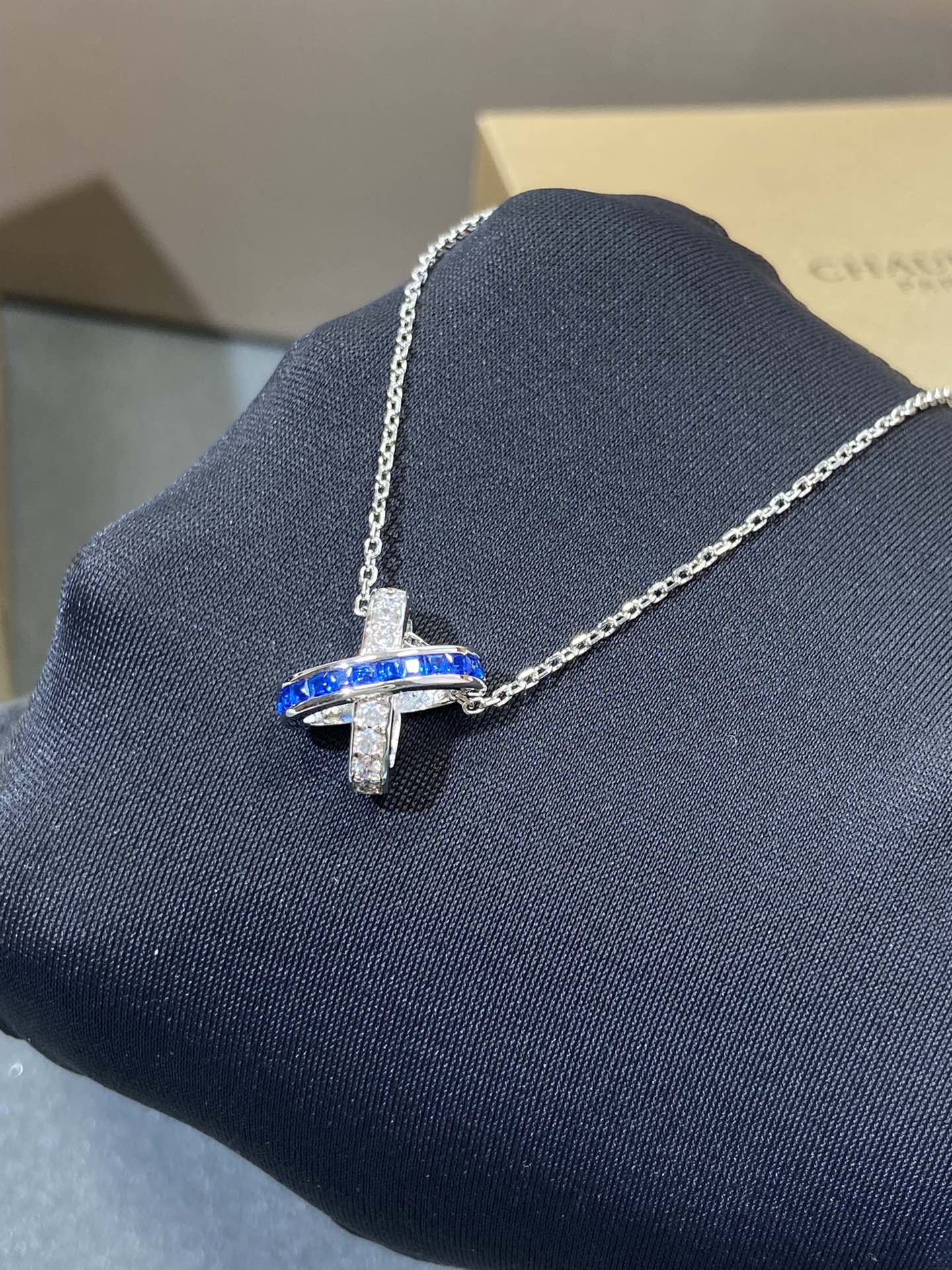[BLUE TEARS]LIENS DIAMOND SILVER NECKLACE