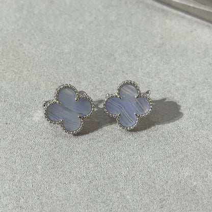 [BLUE TEARS]CLOVER CHALCEDONY SILVER STUD EARRINGS
