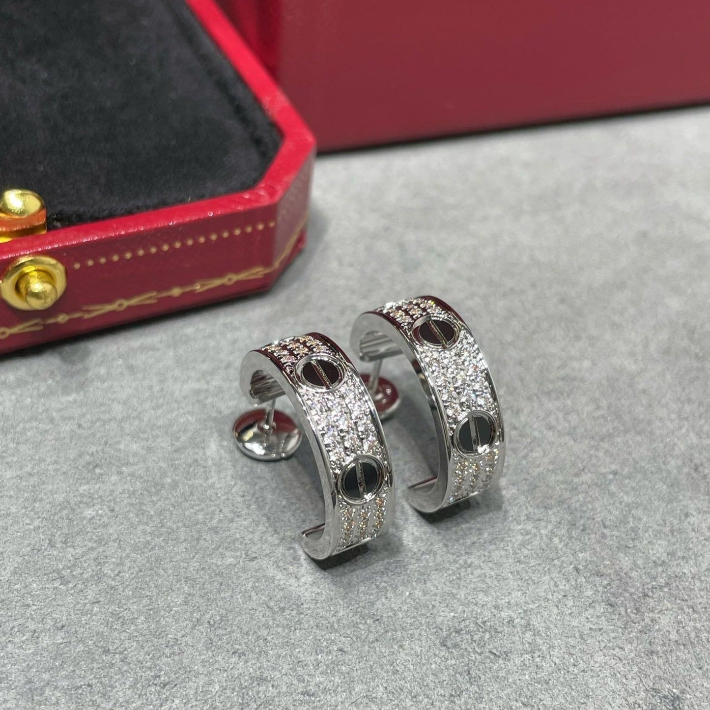 [BLUE TEARS]LOVE CERAMIC DIAMOND PAVED SILVER EARRINGS