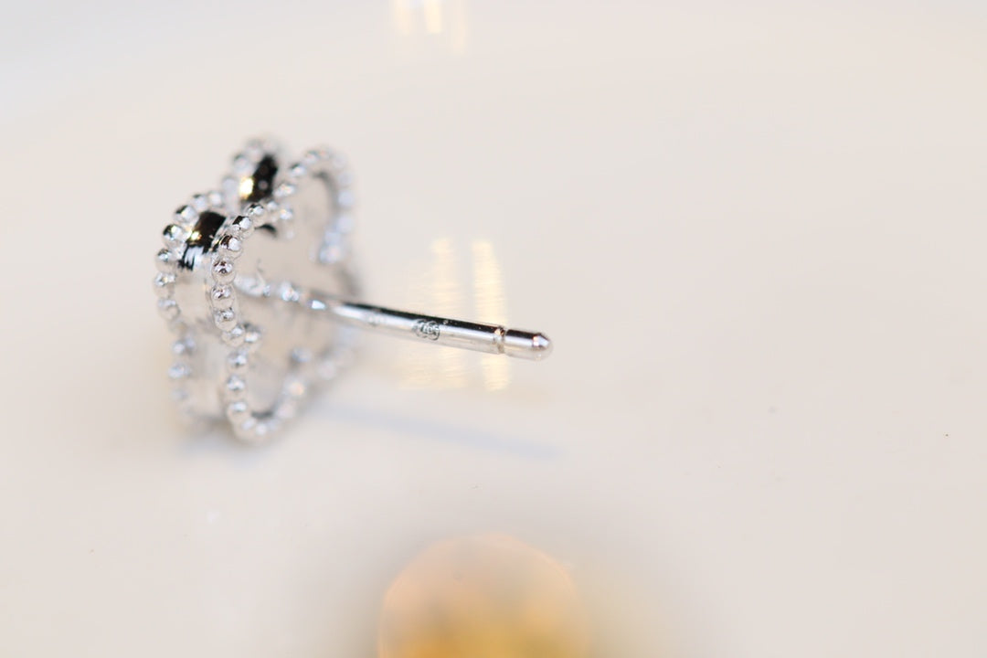 [BLUE TEARS]CLOVER MINI TURQUOISE SILVER STUD EARRINGS