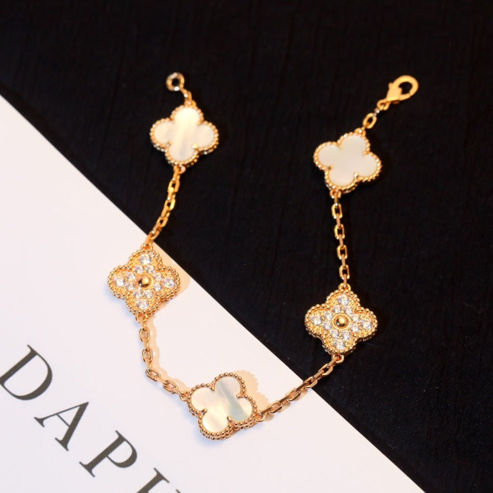 [BLUE TEARS]CLOVER BRACELET 5 MOTIF WHITE MOP DIAMOND