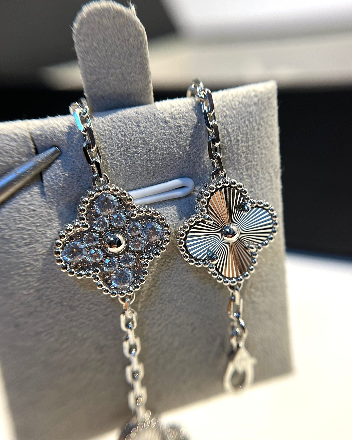 [BLUE TEARS] CLOVER 5 MOTIF LASER BRACELET COLLECTION