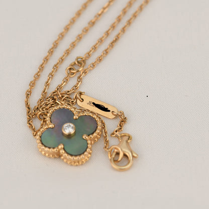 [BLUE TEARS]CLOVER 15MM DIAMOND AND MOTHER-OF-GREY NECKLACE