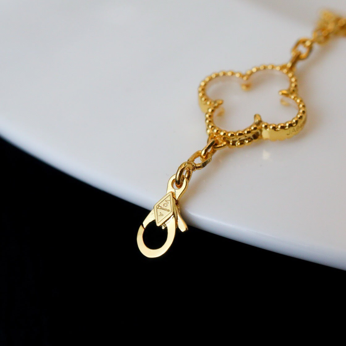 [BLUE TEARS]CLOVER 5 MOTIF ROCK CRYSTAL PINK GOLD BRACELET