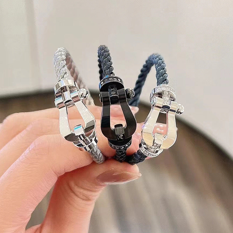 [BLUE TEARS]FORCE LARGE HORSESHOE HALF DIAMOND BRACELET GOLD