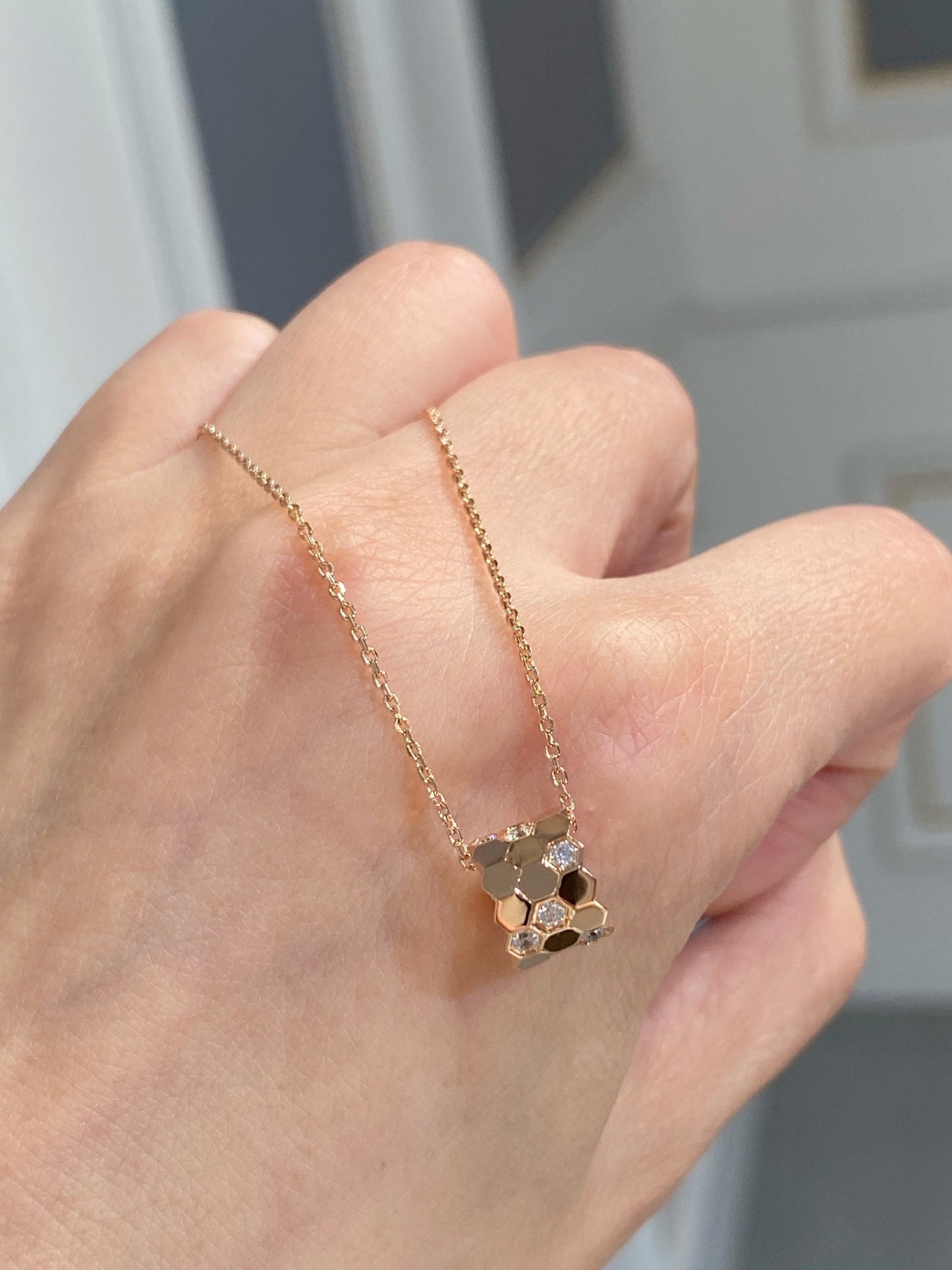 [BLUE TEARS]BEE LOVE DIAMOND NECKLACE