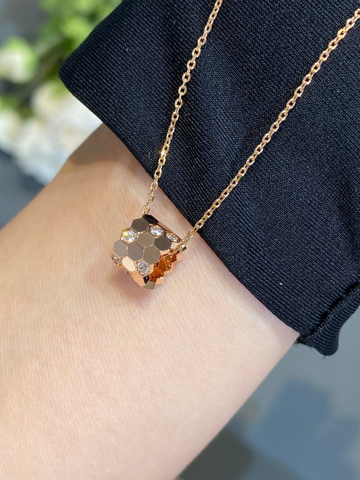 [BLUE TEARS]BEE LOVE DIAMOND NECKLACE