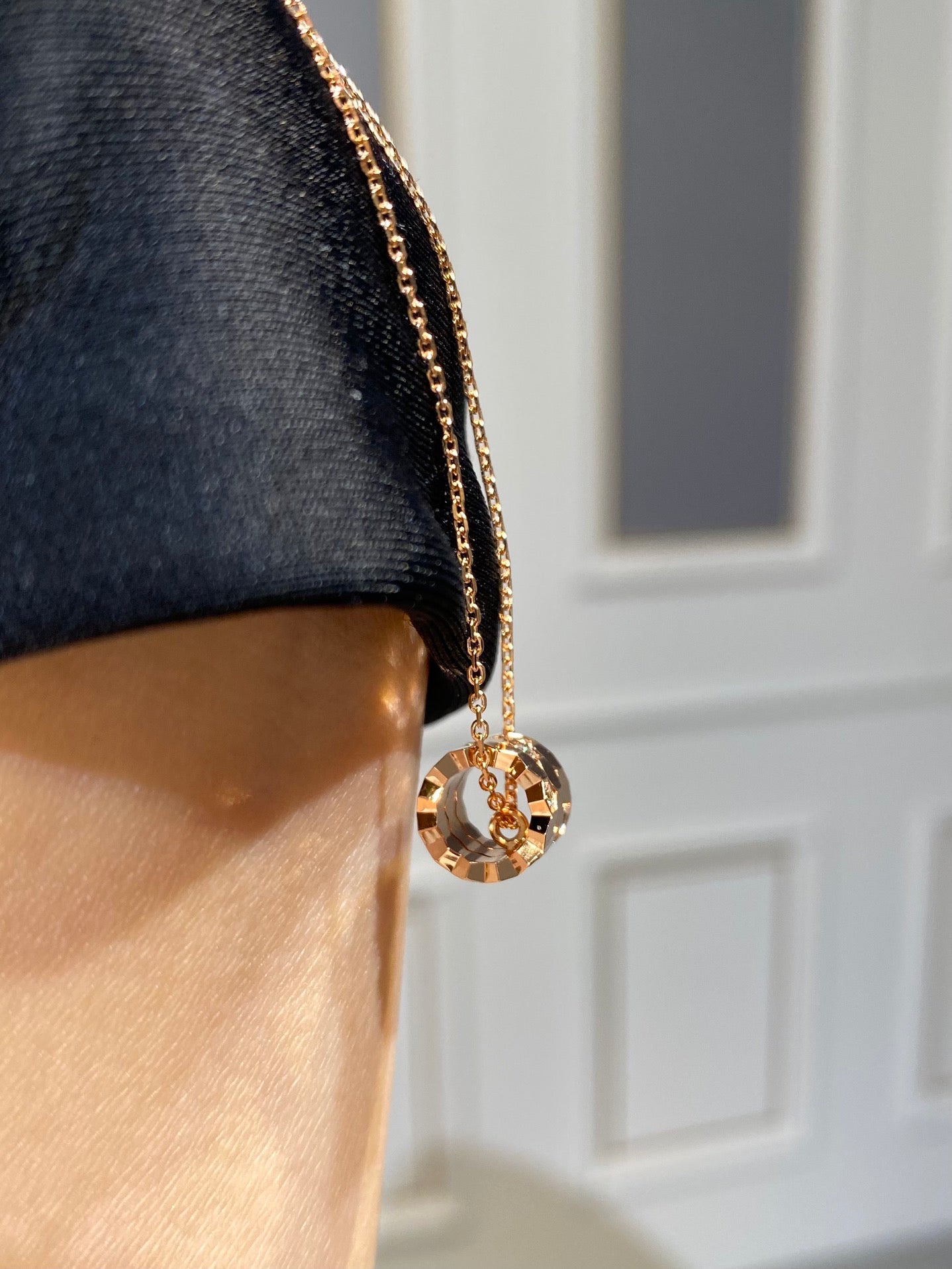 [BLUE TEARS]BEE LOVE DIAMOND NECKLACE