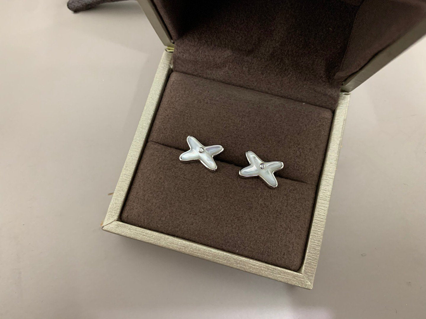 [BLUE TEARS]JEUX DE WHITE MOP SILVER DIAMOND EARRINGS