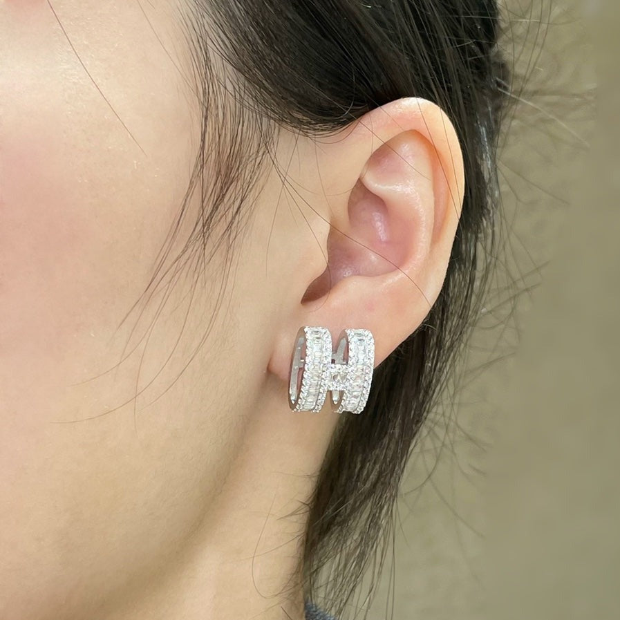 [BLUE TEARS]H STUD EARRINGS WITH SILVER DIAMONDS