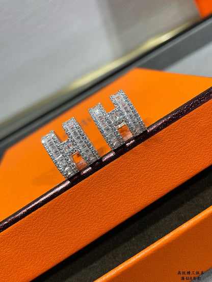 [BLUE TEARS]H STUD EARRINGS WITH SILVER DIAMONDS