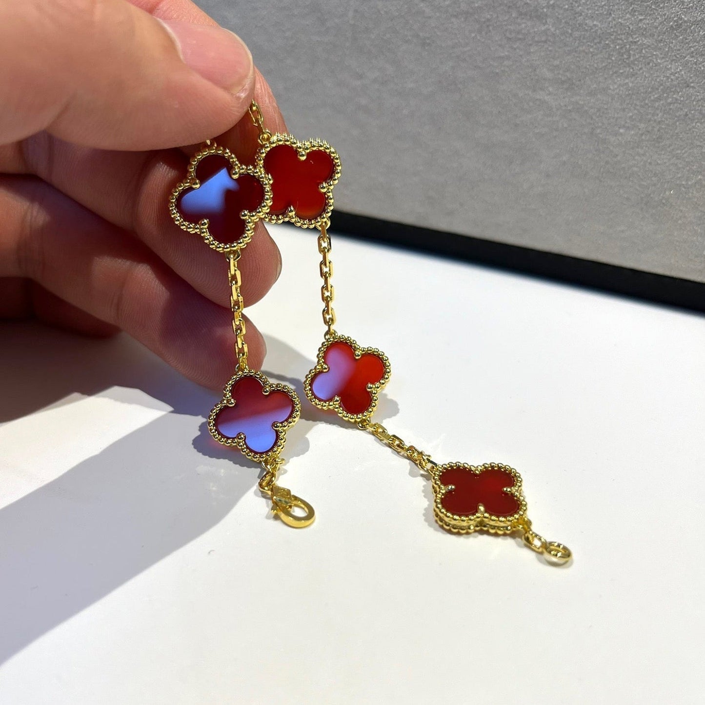 [BLUE TEARS]CLOVER 5 MOTIFS RED AGATE  BRACELET