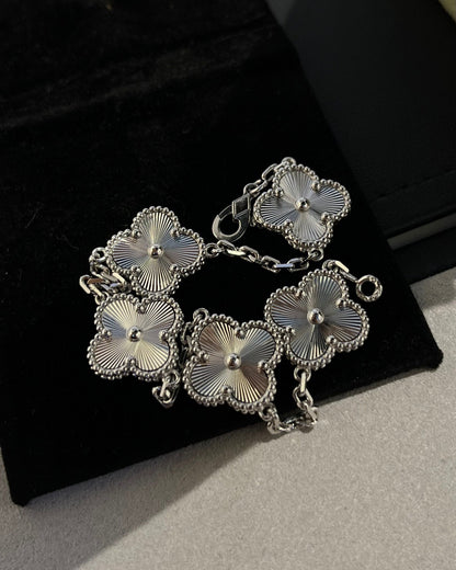 [BLUE TEARS]CLOVER SILVER 5 MOTIFS BRACELET