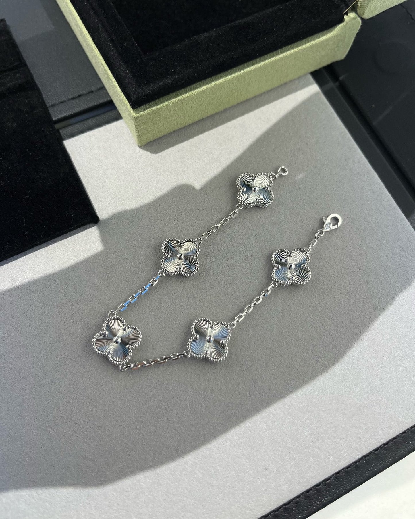 [BLUE TEARS]CLOVER SILVER 5 MOTIFS BRACELET